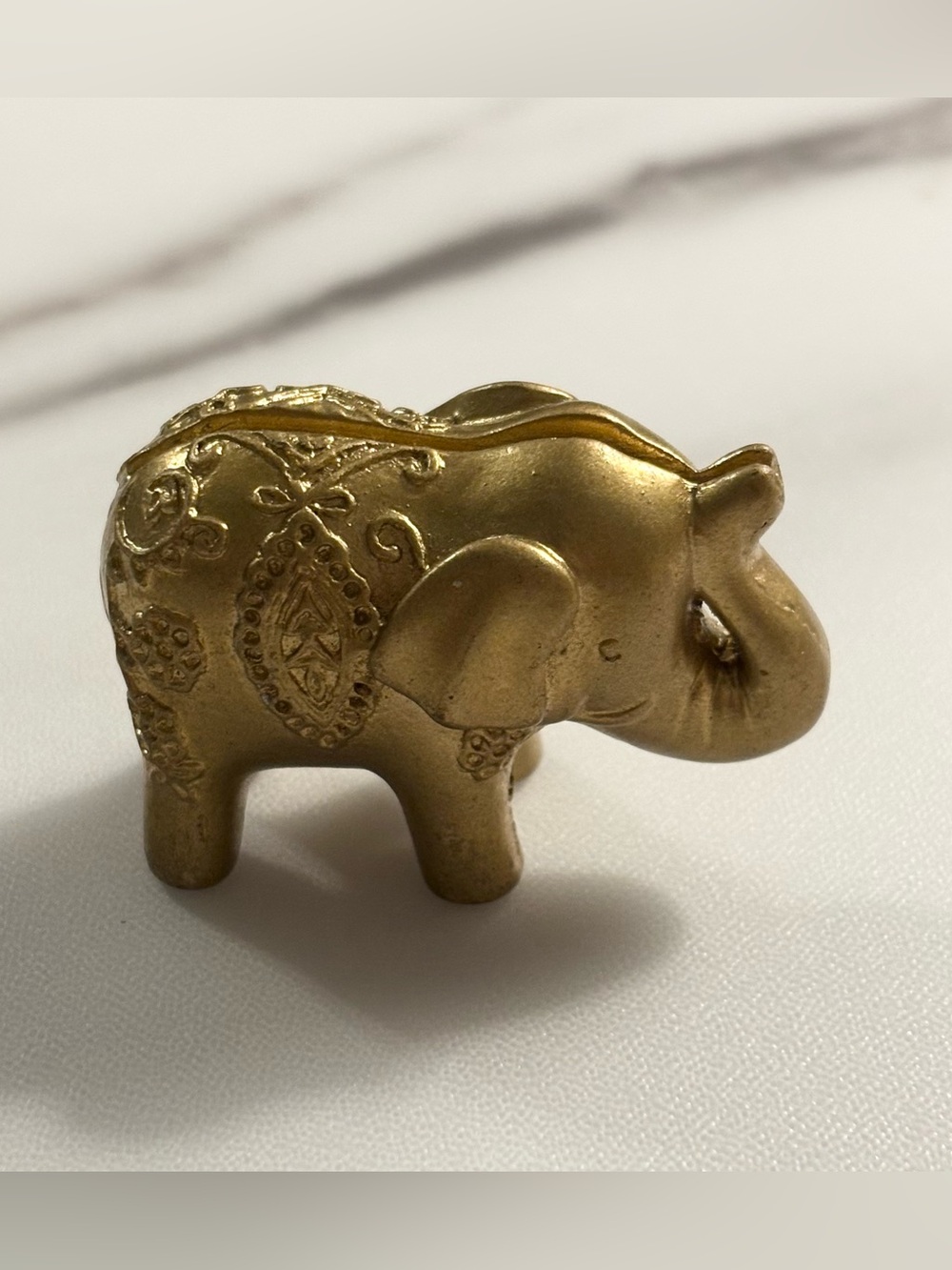 Kate Aspen Gold Tone Elephant Place Card Holder